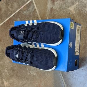 Toddler boys Adidas size 9 shoes